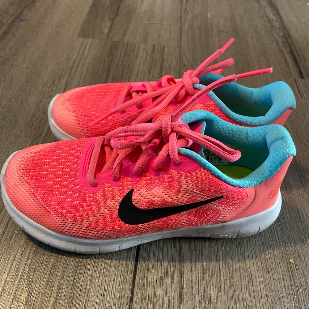 Nike kids size 1 running shoes